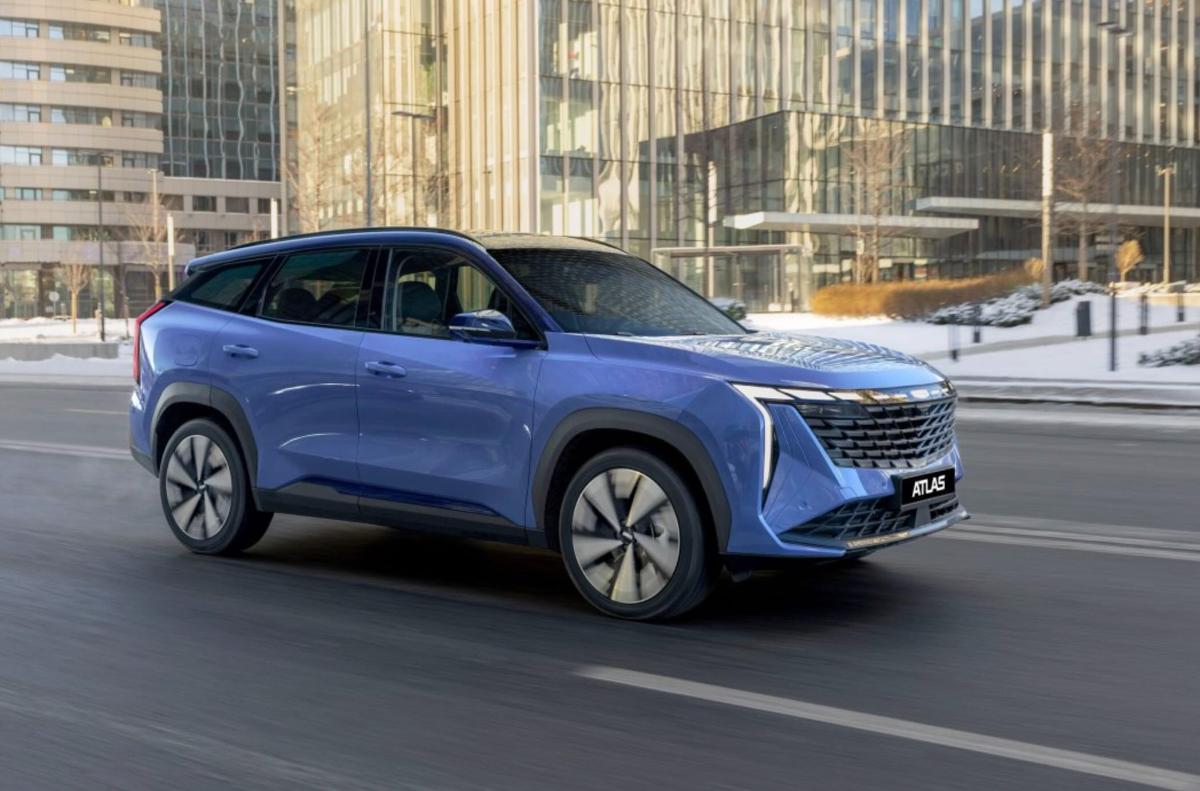 В России для ремонта отзывают кроссоверы  Geely Atlas
