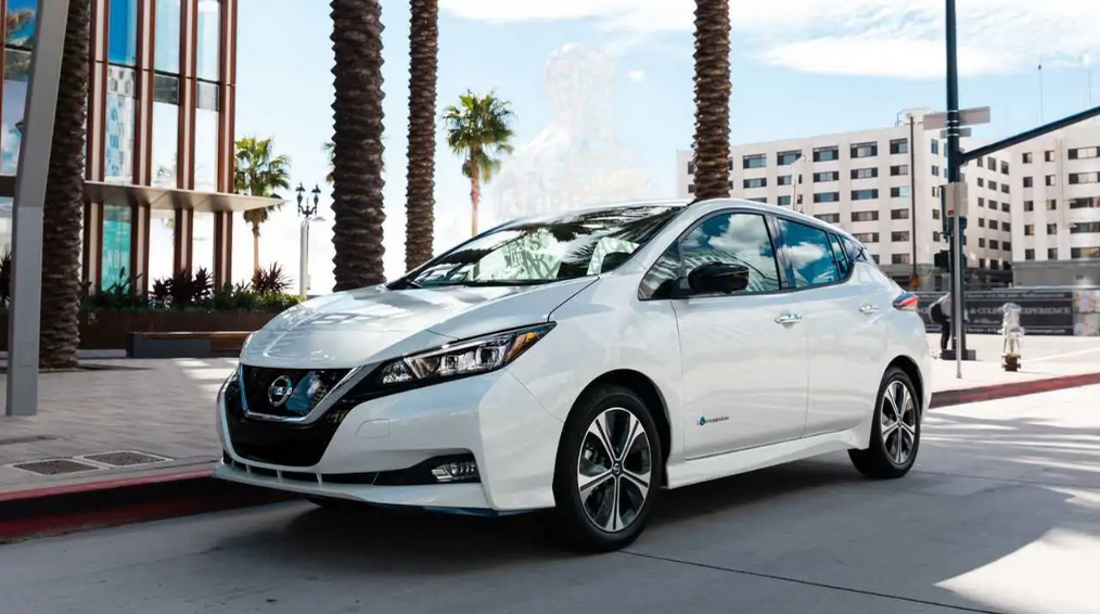 Nissan запустил отзывную кампанию почти 65 000 электромобилей Leaf