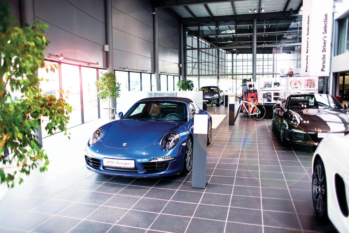 Компания Porsche продает свои активы в РФ и уходит из страны минимум до 2028 года