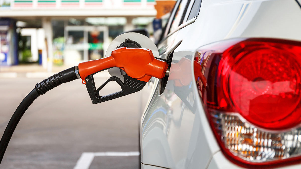 Автоэксперты NJcar перечислили 5 главных причин появления запаха бензина в салоне автомашины