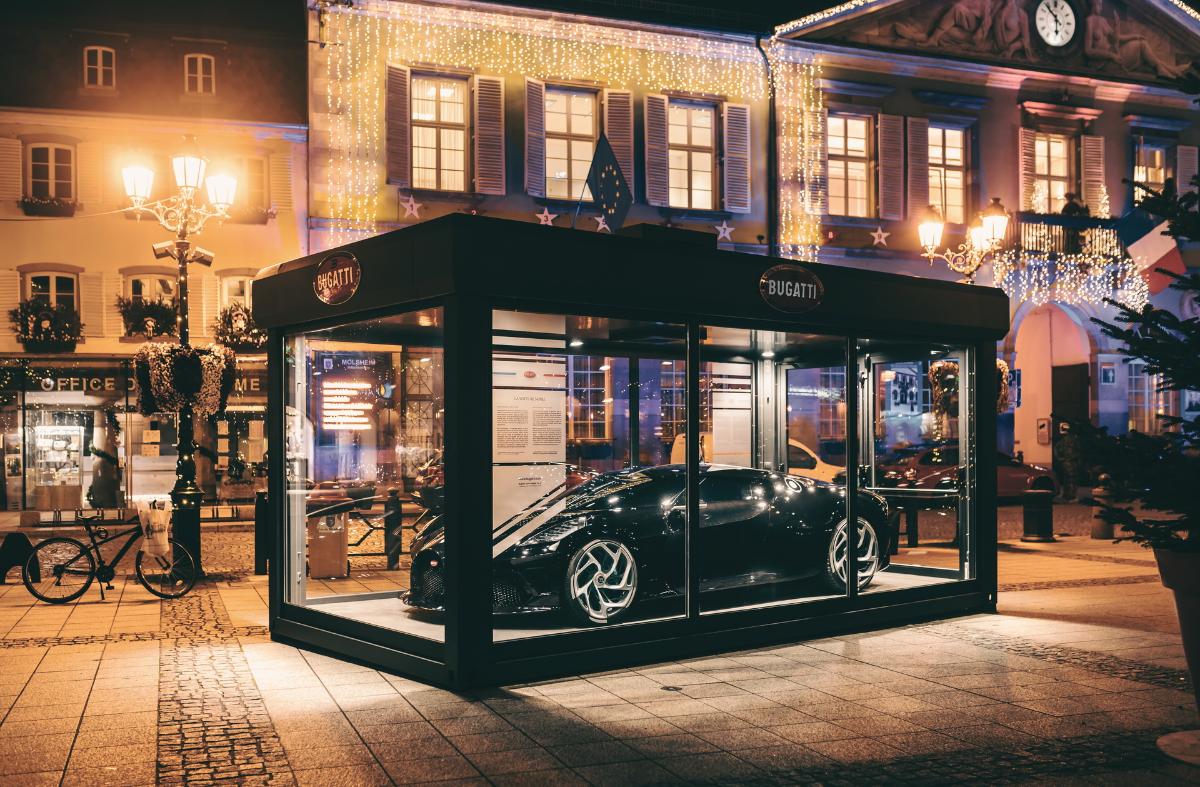 Bugatti La Voiture Noire за 13 млн долларов стал самым дорогим рождественским украшением на планете