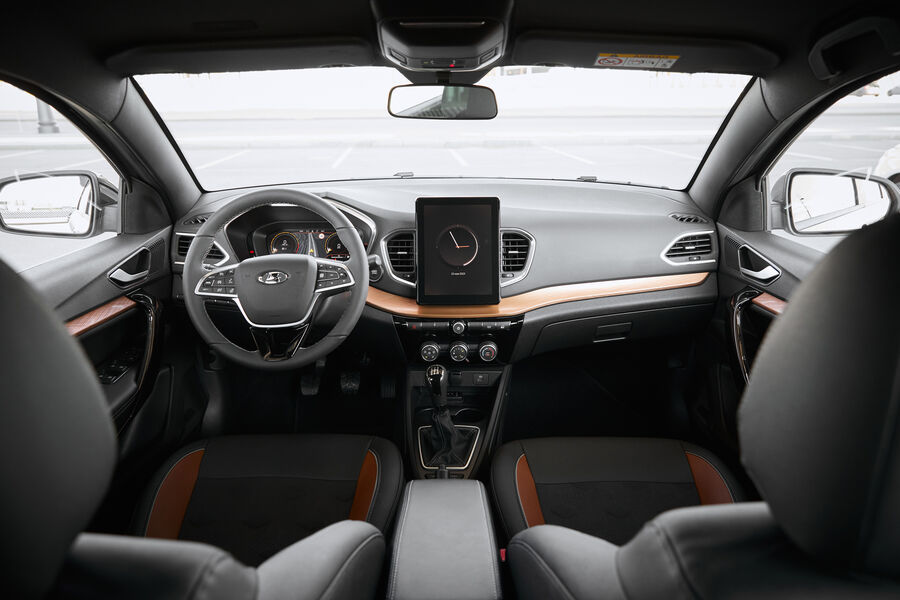 Автоконцерн «АвтоВАЗ» прокомментировал повышение предельной стоимости Lada Vesta подогревом руля