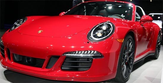 В Нью-Йорке состоялась демонстрация роскошного спорткара 911 Targa GTS от Porsche