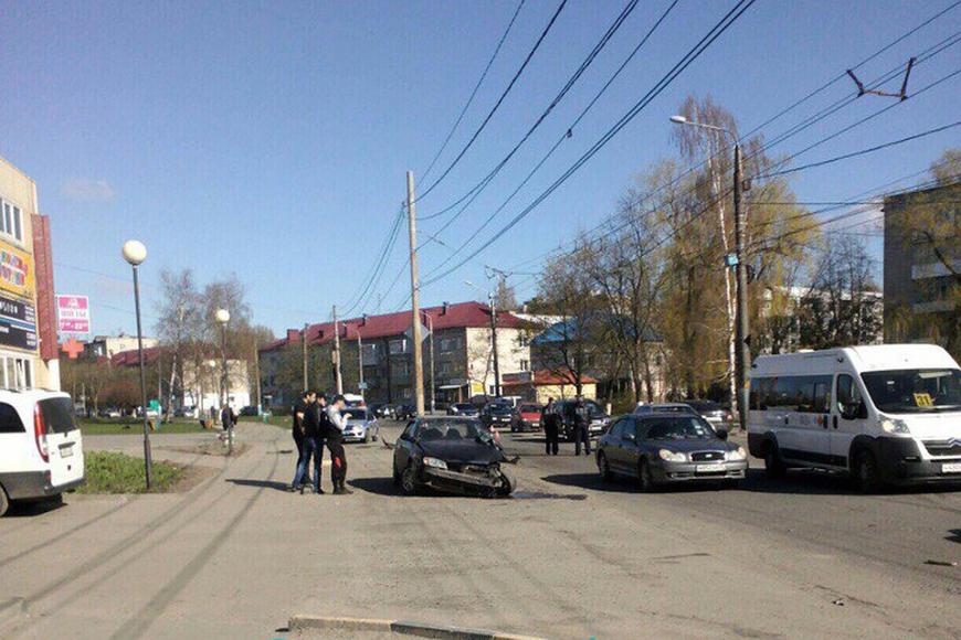 Пьяное ДТП в Брянске: пассажир вылетел в окно