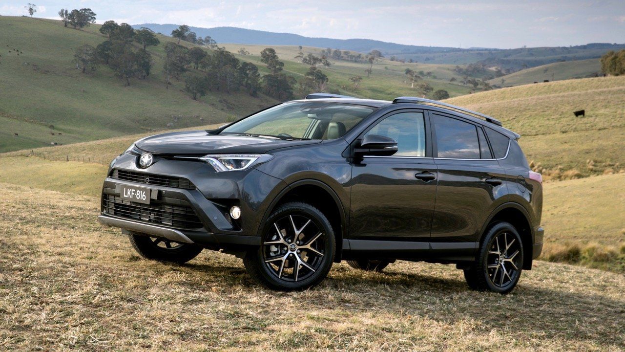 Rav4 2018 года. Toyota rav4 2018. Тойота рав 4 2018. Toyota rav4 2018 черная. Тойота рав 4 2017.