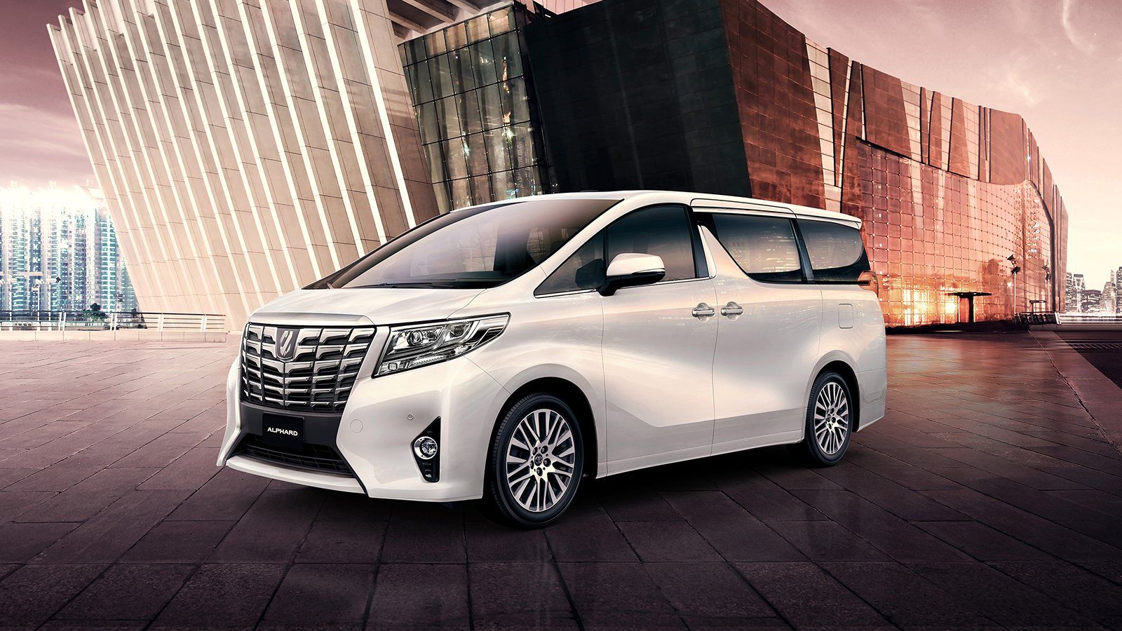 Минивены тойота. Toyota Alphard 2022. Toyota минивэн Alphard 2021. Минивэн Тойота альфард 2022. Минивэн Тойота альфард 2019.