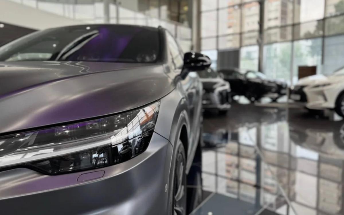 Скидки заканчиваются: автосалоны РФ все реже готовы уступить в цене