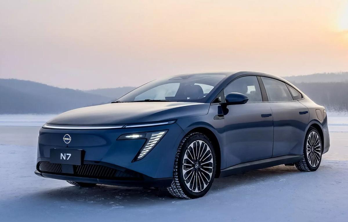 Nissan рассекретил новый бизнес-седан с китайской техникой. Фото из КНР Nissan рассекретил новый бизнес-седан с китайской техникой. Фото из КНР