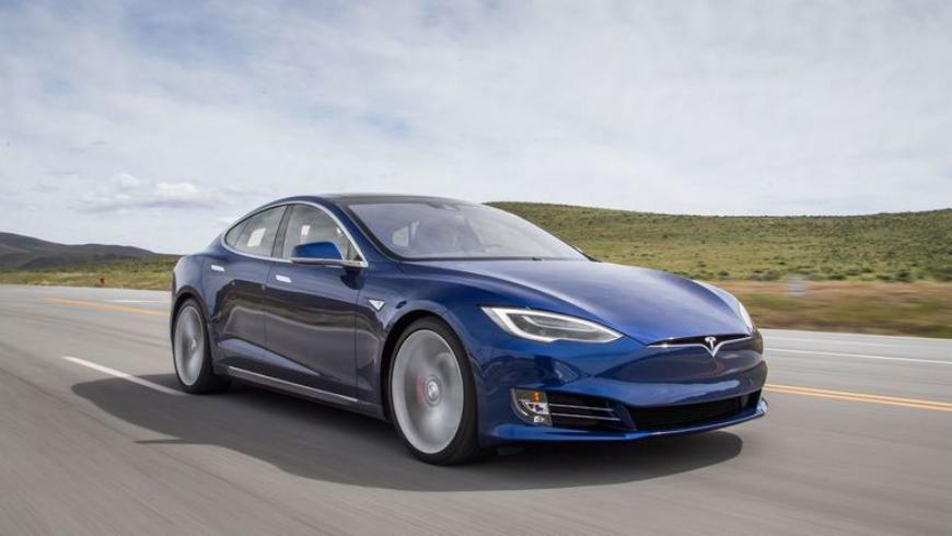 Инженеры Consumer Reports рассказали, как обмануть автопилот Tesla и заставить его работать без водителя
