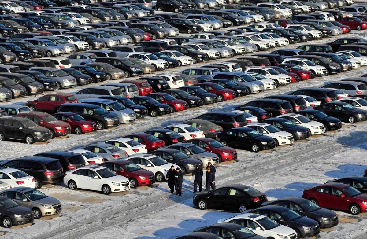 Рынок новых машин в России вырос на 5% по итогам октября