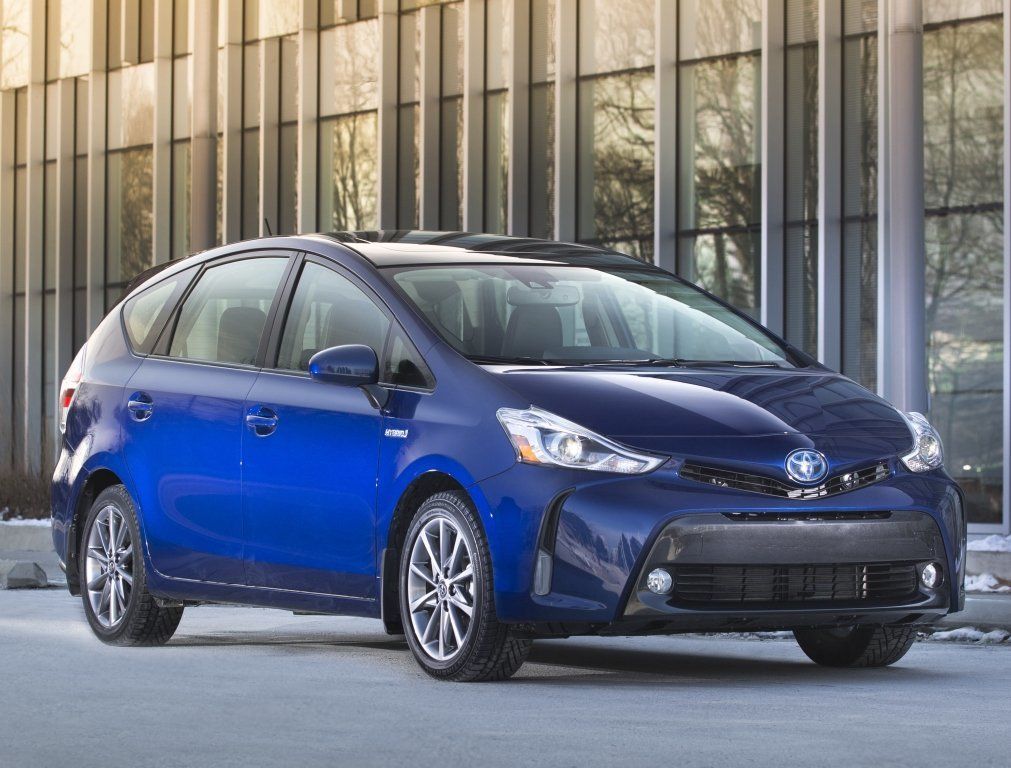 Toyota Prius v 2014