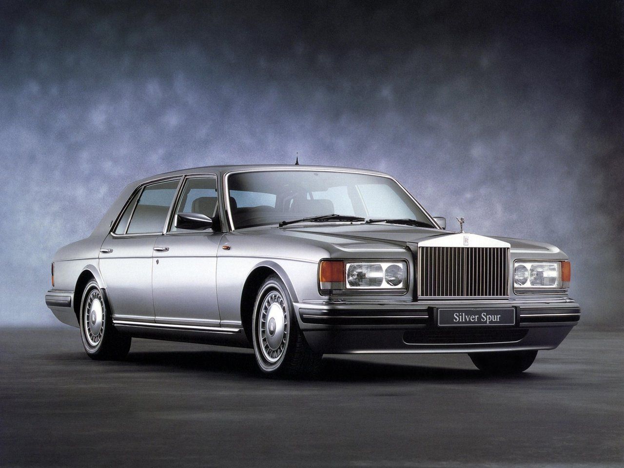 Р›РёРјСѓР·РёРЅ Rolls Royce Silver