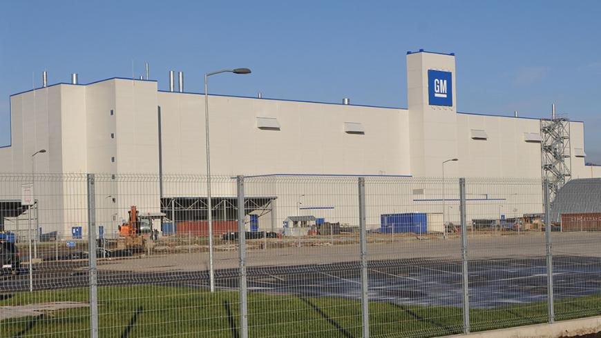 Петербургский завод General Motors купят белорусы