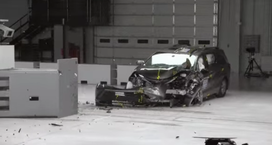 Toyota Sienna получила максимальный балл за безопасность от IIHS