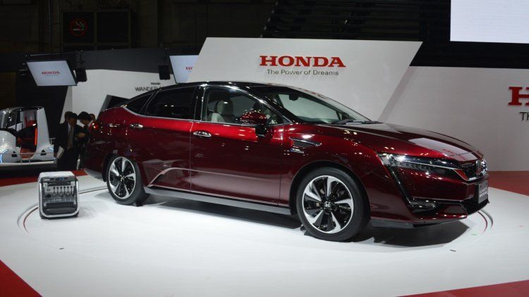 Honda привезла в Европу Clarity Fuel Cell