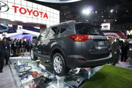 Рассекречены фото Toyota Corolla нового поколения
