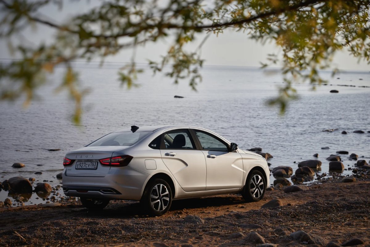 Автосалон LADA назвал цену новой LADA Vesta NG высококонкурентной, а само авто бестселлером