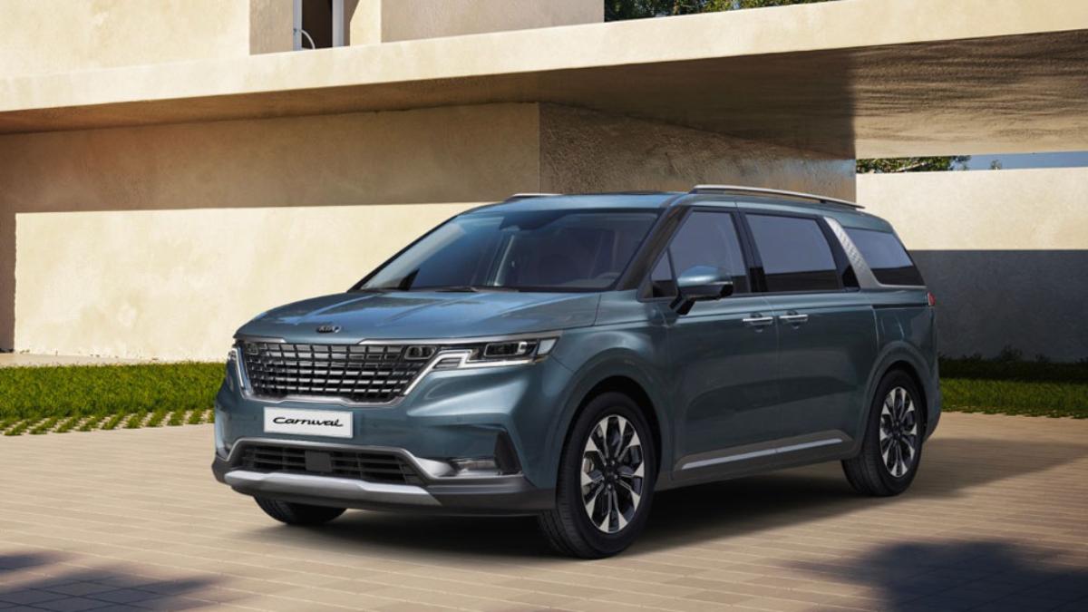 Kia Sedona Minivan 2016 белая