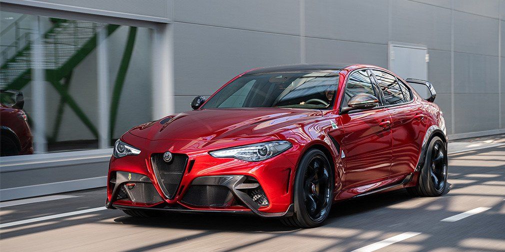 Мощнейшая Alfa Romeo Giulia стала легче и быстрее