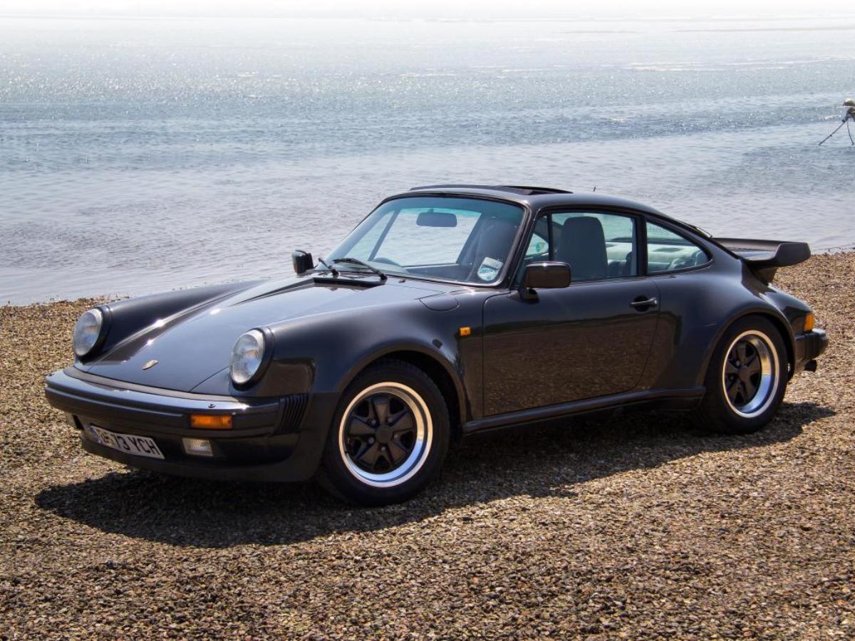 Car Magazine: Porsche рассматривает возможность выпуска спецверсии 911 в стиле 1970-х годов