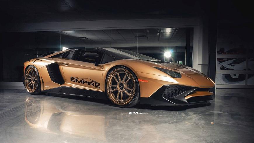Итальянскому Lamborghini Aventador идёт золотой кузов!
