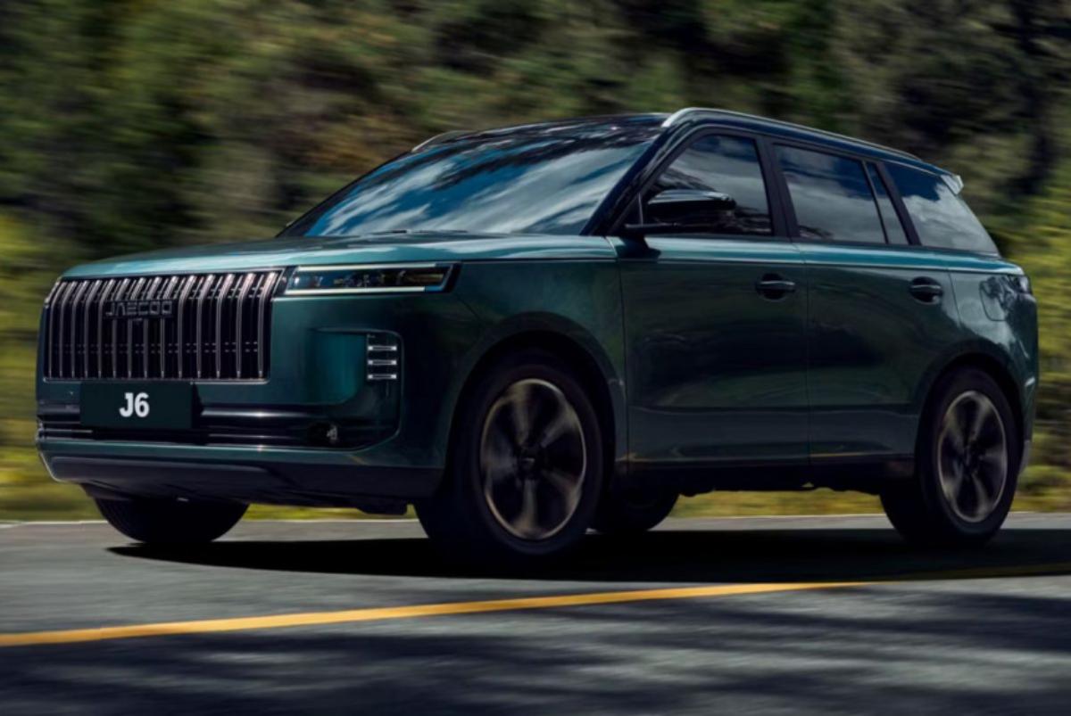 Дилеры в России раскрыли стоимость нового кроссовера Jaecoo J6