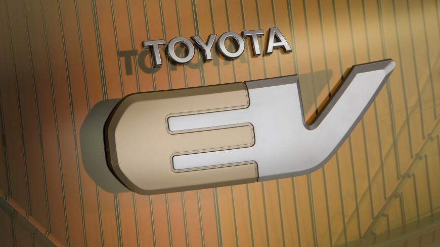 Toyota делает шаги навстречу своему будущему электромобилю