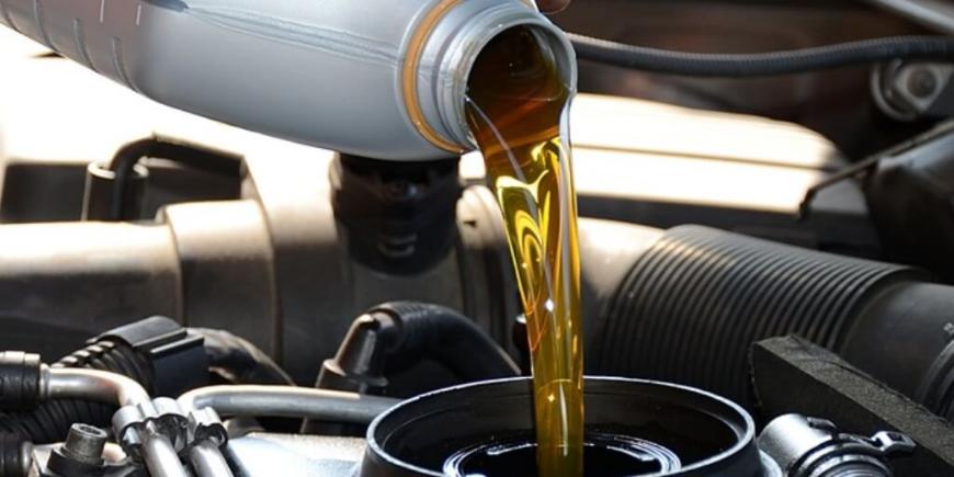 Автоэксперт назвал четыре веские причины поменять моторное масло именно сейчас
