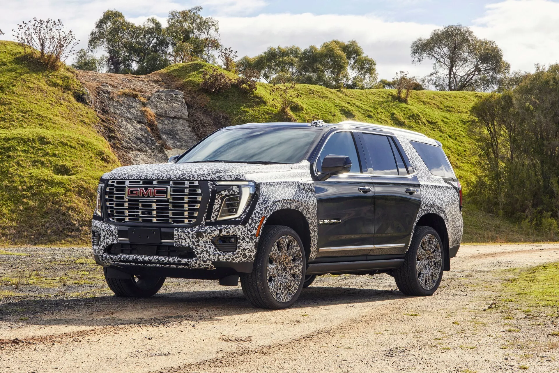 GMC Yukon Gears 2025 года дебютировал в версии с правым рулем