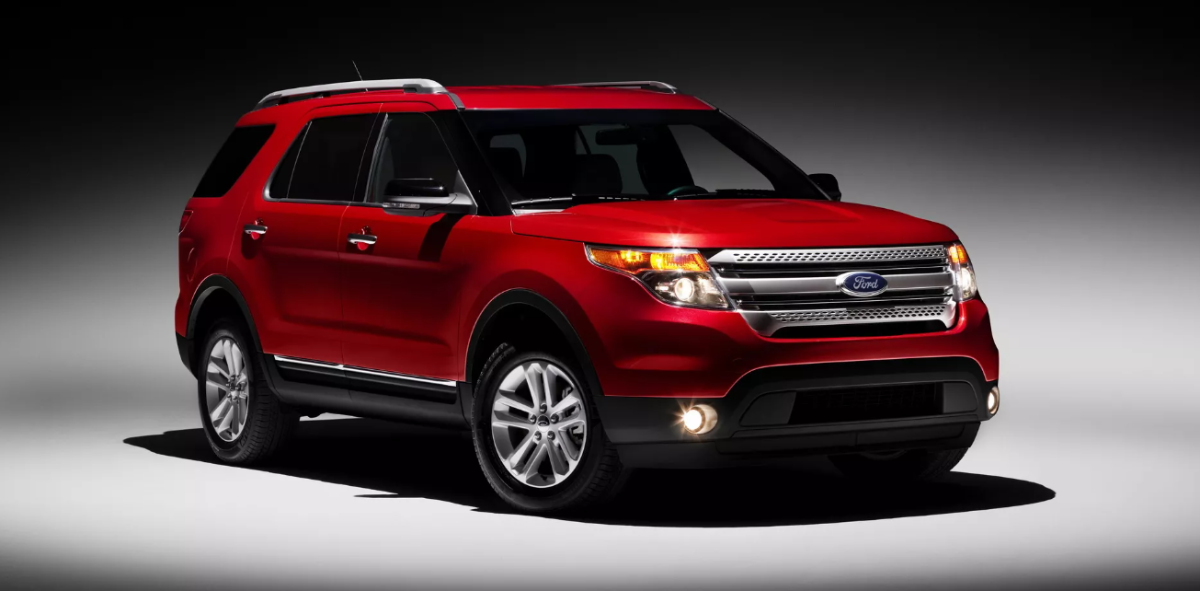 NHTSA может отозвать 1,9 млн Ford Explorer из-за отлетающих частей лобового стекла