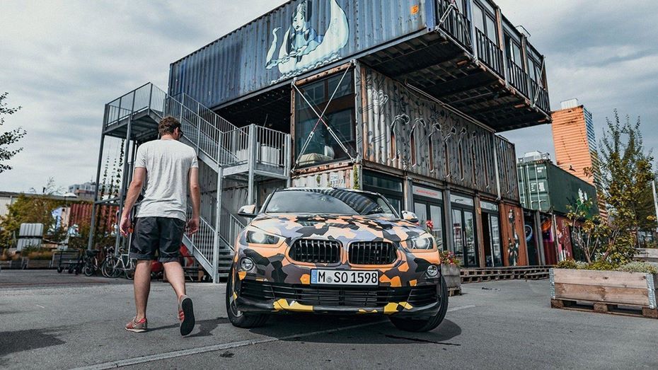 В сети опубликовали фотографии кроссовера BMW X2 в камуфляжной окраске