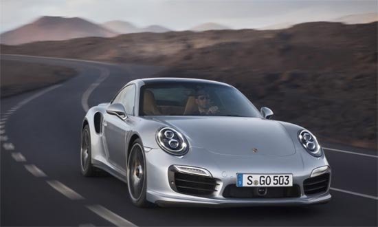 Проходят тестовые испытания обновлённого Porsche 911 Turbo