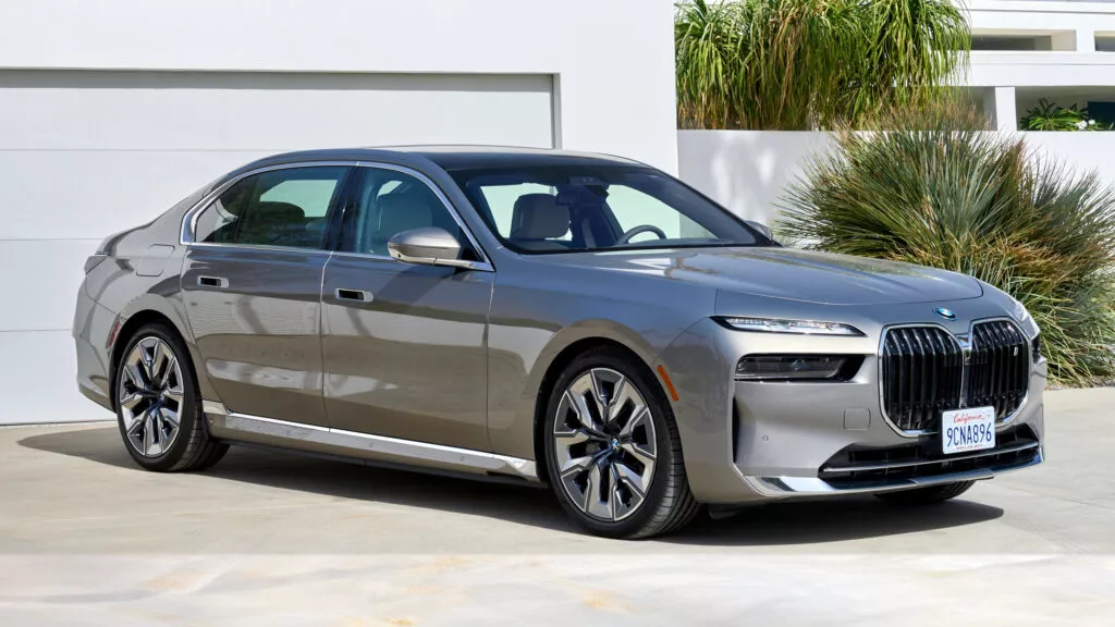 BMW 7-Series и i7 2023 года попали под отзыв из-за дефектных дворников