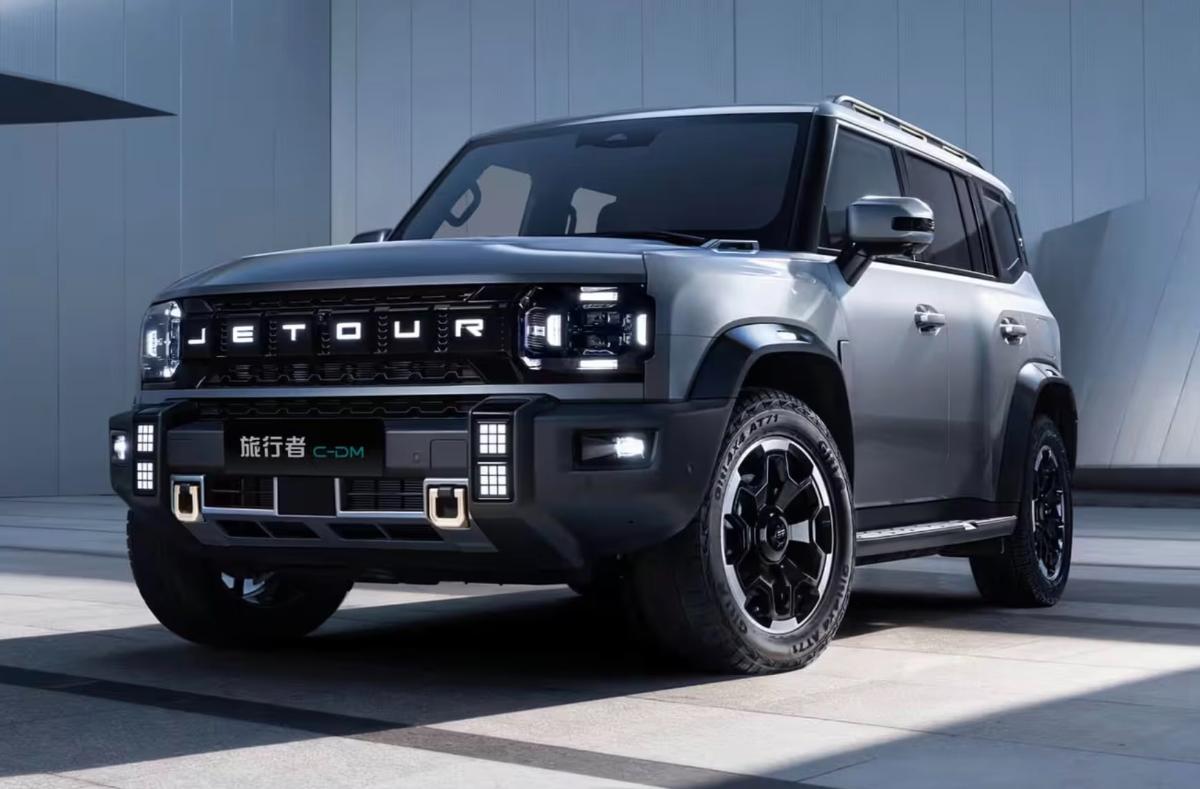 В России за ₽3,66 млн, в Китае за ₽1,65 млн. Дебютировал Jetour Traveler 2026