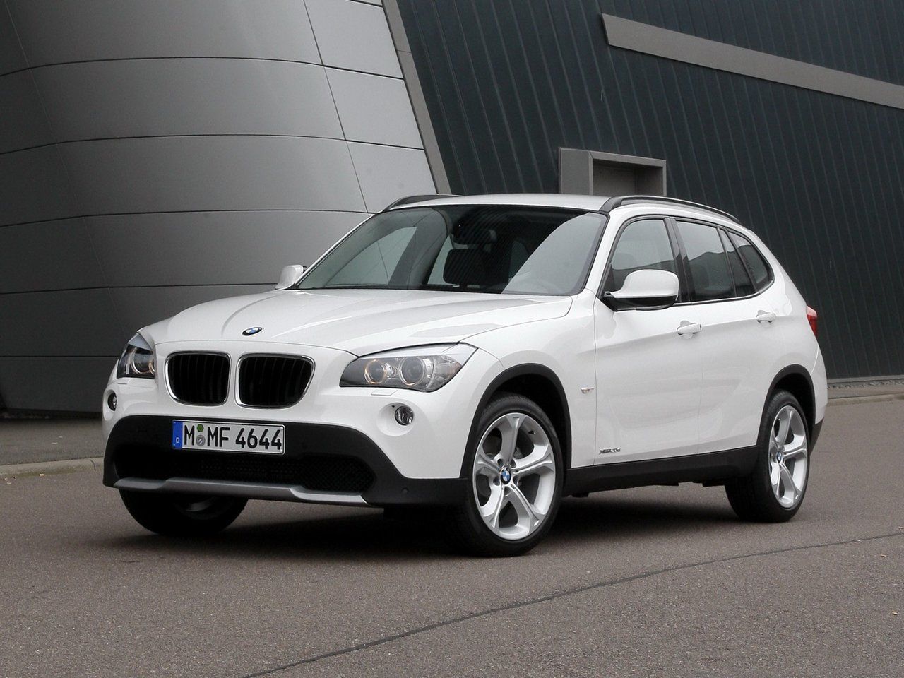 Картинка bmw x1