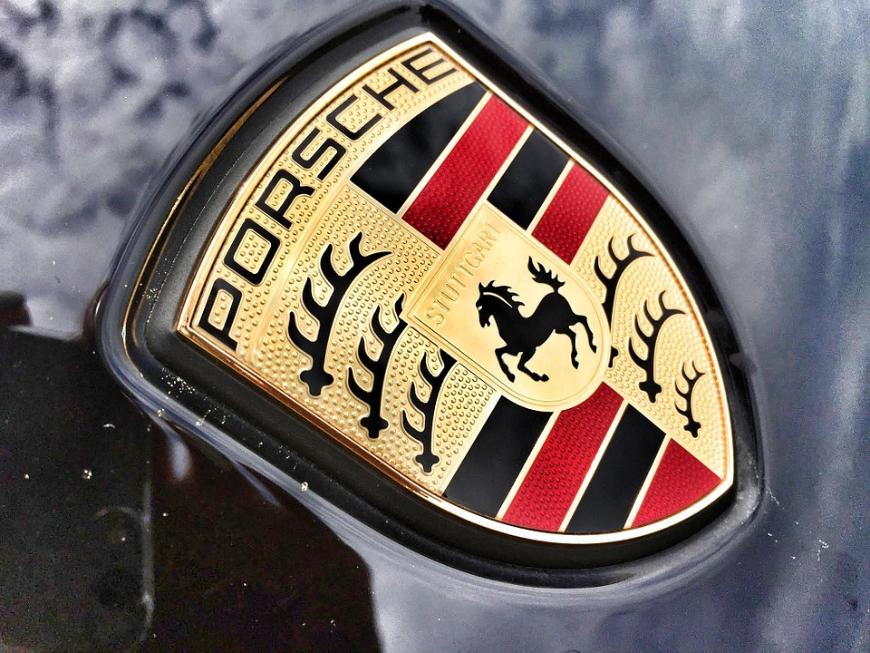 Porsche отзывает в России более 400 кроссоверов Cayenne