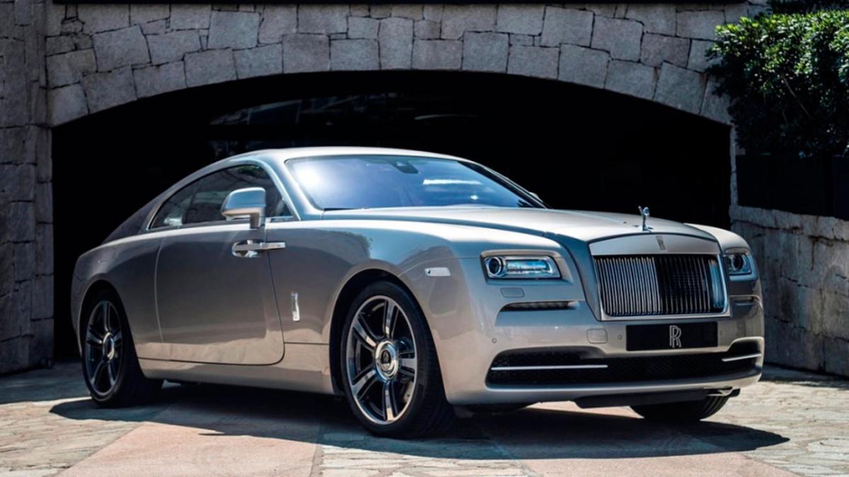 Компания Rolls-Royce завершает продажи моделей Wraith и Dawn в США