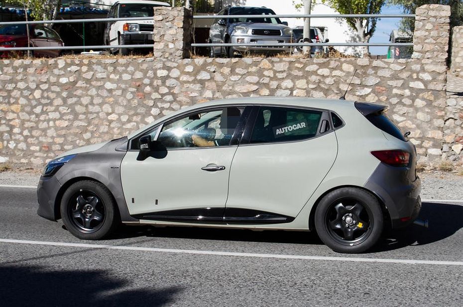 Renault выпустит электрическую версию Clio с автономными системами