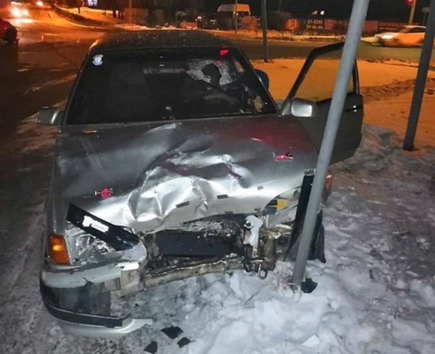 В Омске водитель попытался скрыться с места происшествия после ДТП