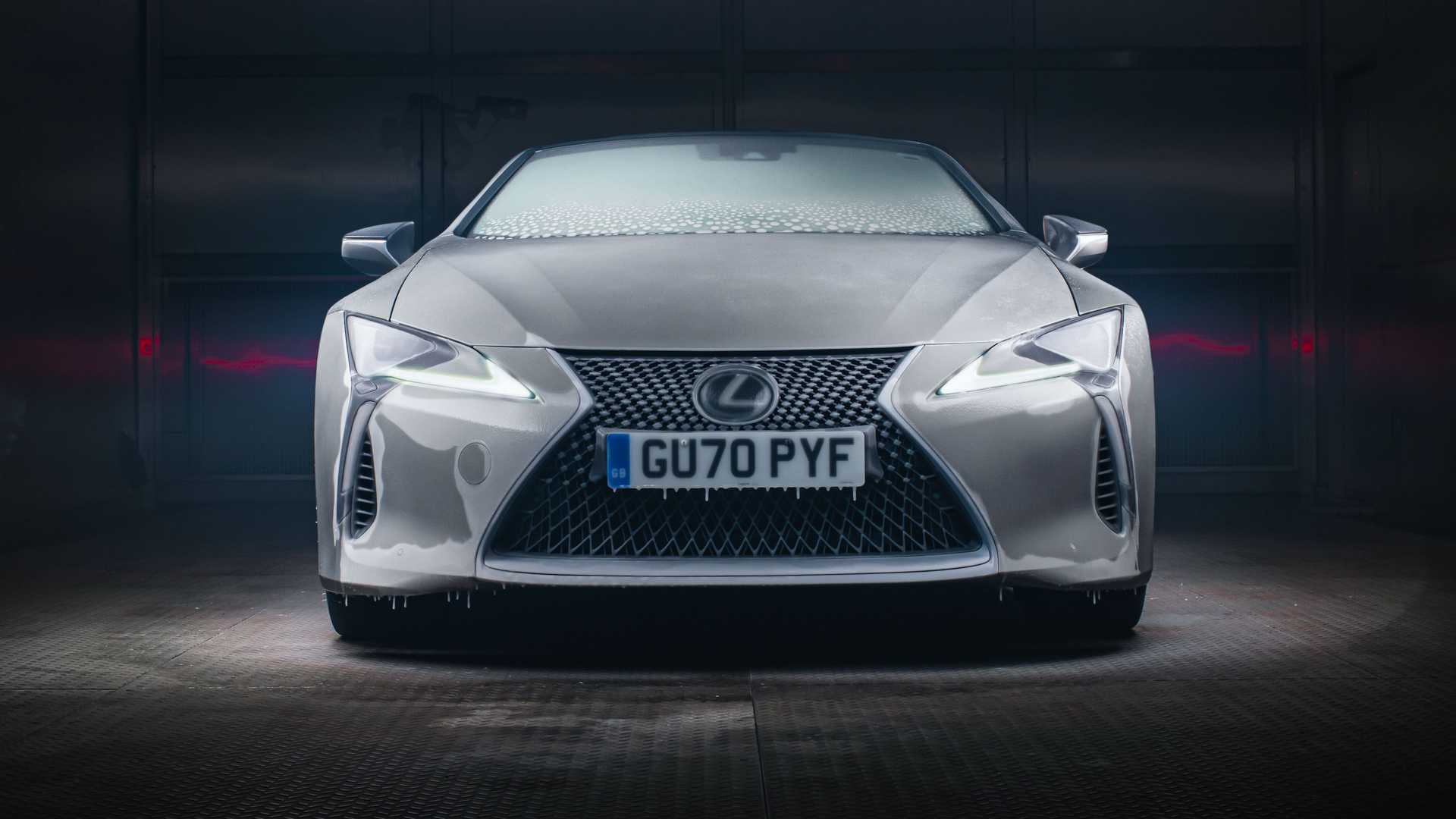 Кабриолет Lexus LC выехал на дорогу после 12 часов проверок в холодильной  камере