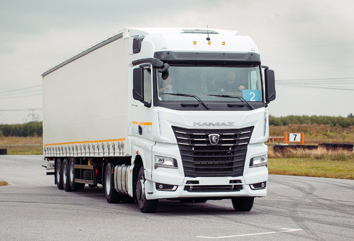 КамАЗ на шаг впереди: флагман с "автопилотом" и амбициозными планами