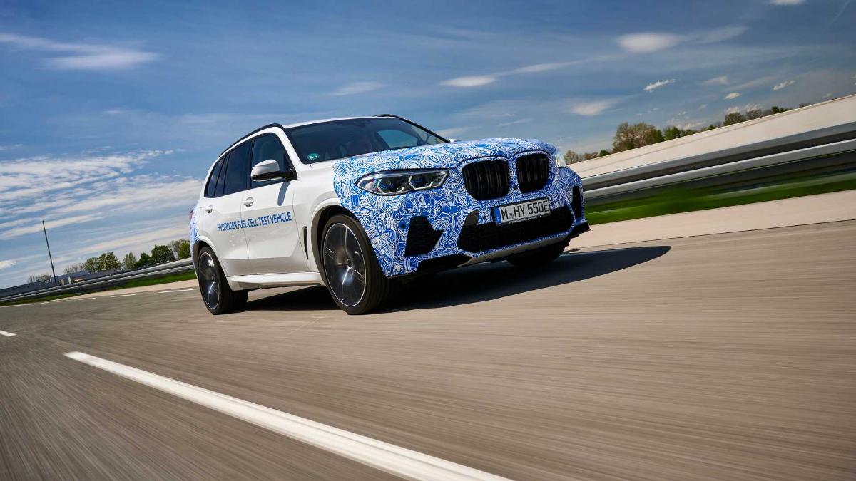 Водородные автомобили BMW начали тестировать на обычных дорогах X5 