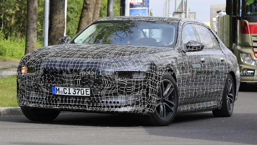 На тестах снова замечен прототип электрического седана BMW i7 