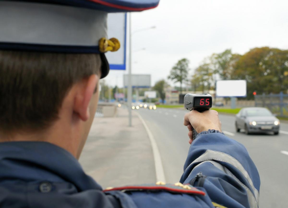 В России водителей-лихачей предложили наказывать арестом на 15 суток 