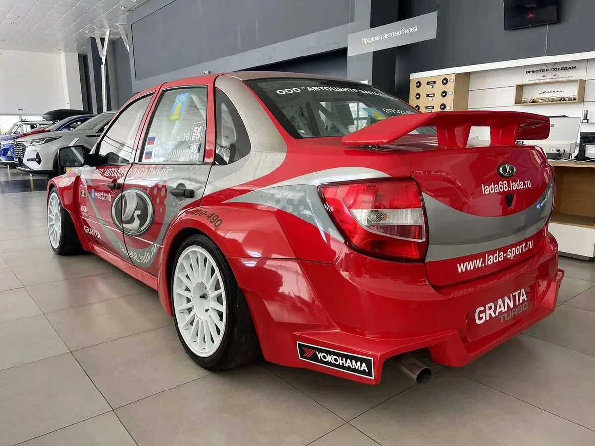 Авто-сенсация: Lada Granta с пробегом 1000 км превратилась в гоночный монстр за 4 млн рублей