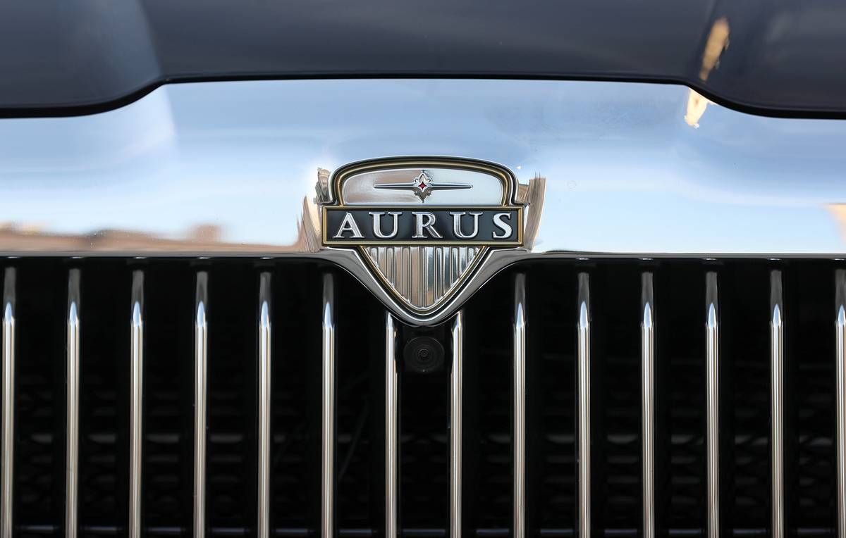 В сети опубликовали изображения большого купе Aurus