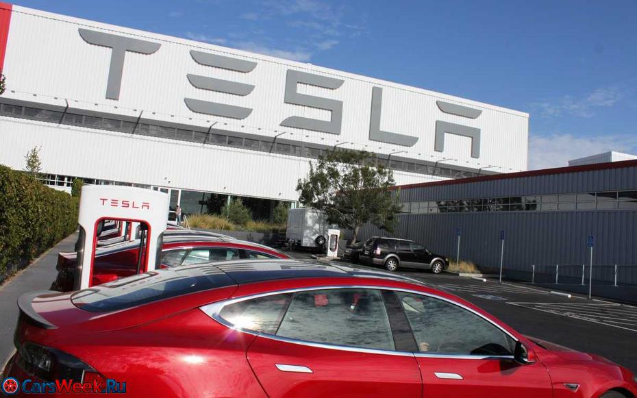 Tesla: увеличилось число жалоб на условия труда