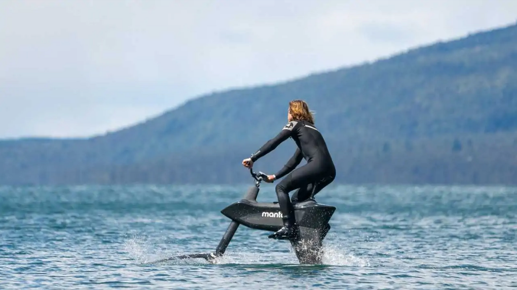 Manta5 представила электрический велосипед, способный передвигаться по воде
