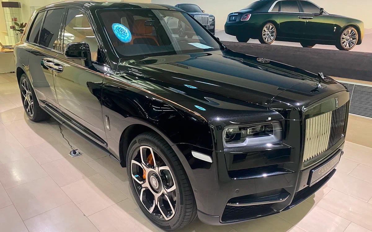 В России начались продажи кроссовера Rolls-Royce Cullinan по цене от 59 млн  рублей