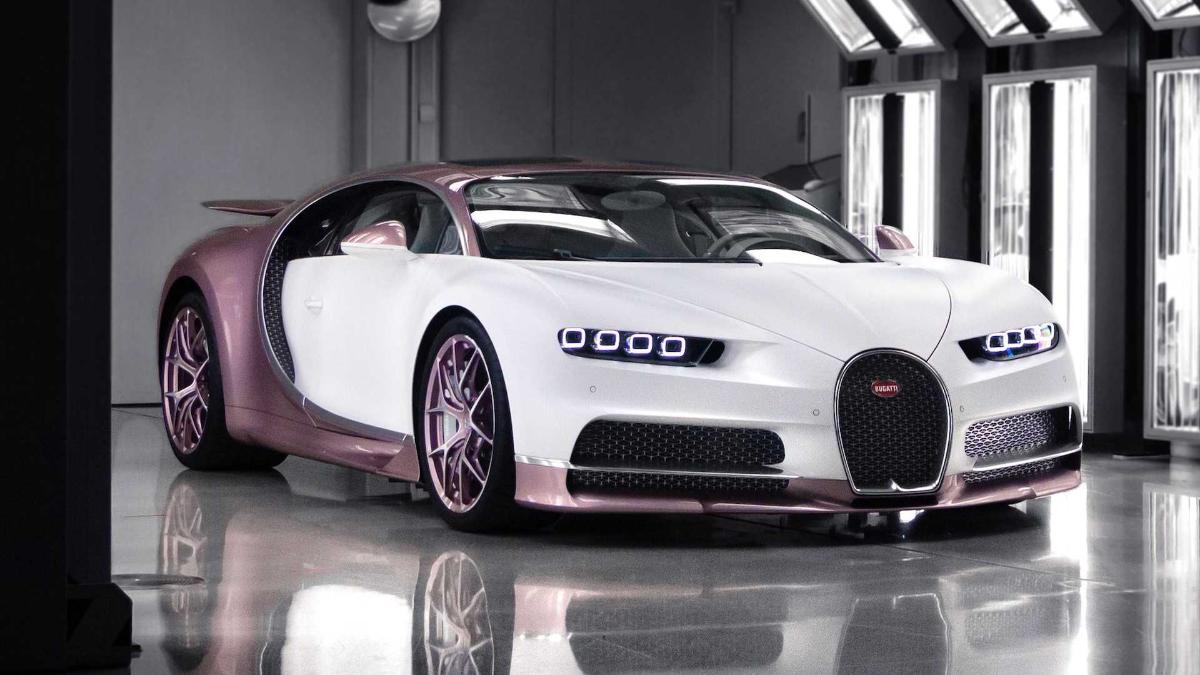 Муж подарил жене розово-белый Bugatti Chiron в качестве извинения